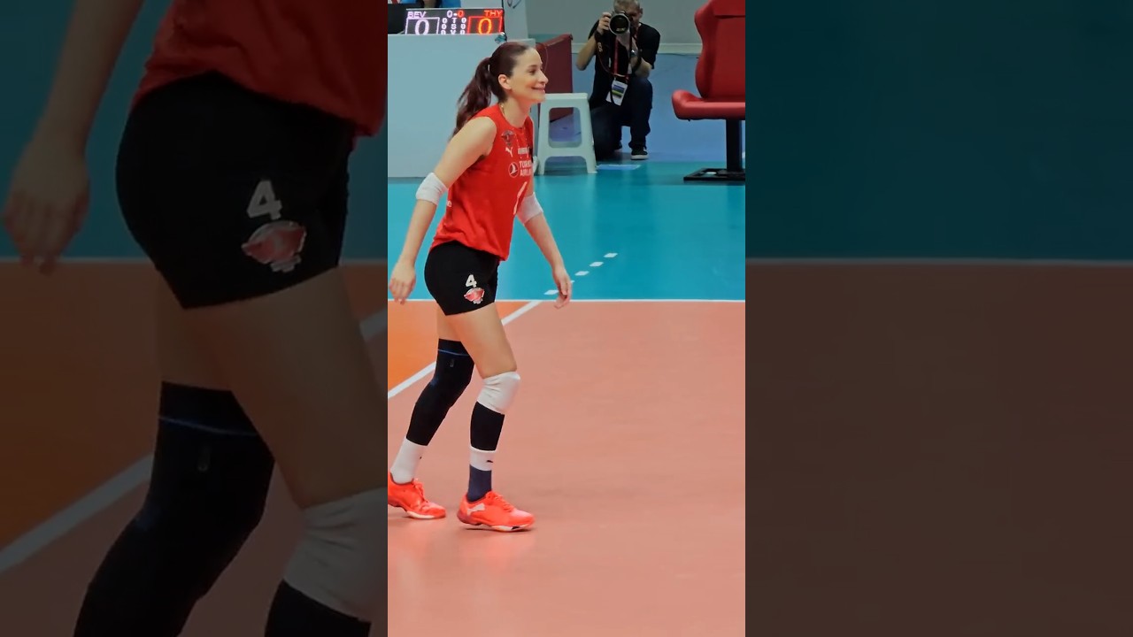 Tuğba Şenoğlu İvegin İsimler Anons Edilirken -  T&uuml;rk Hava Yolları #volleyball #voleybol #thy