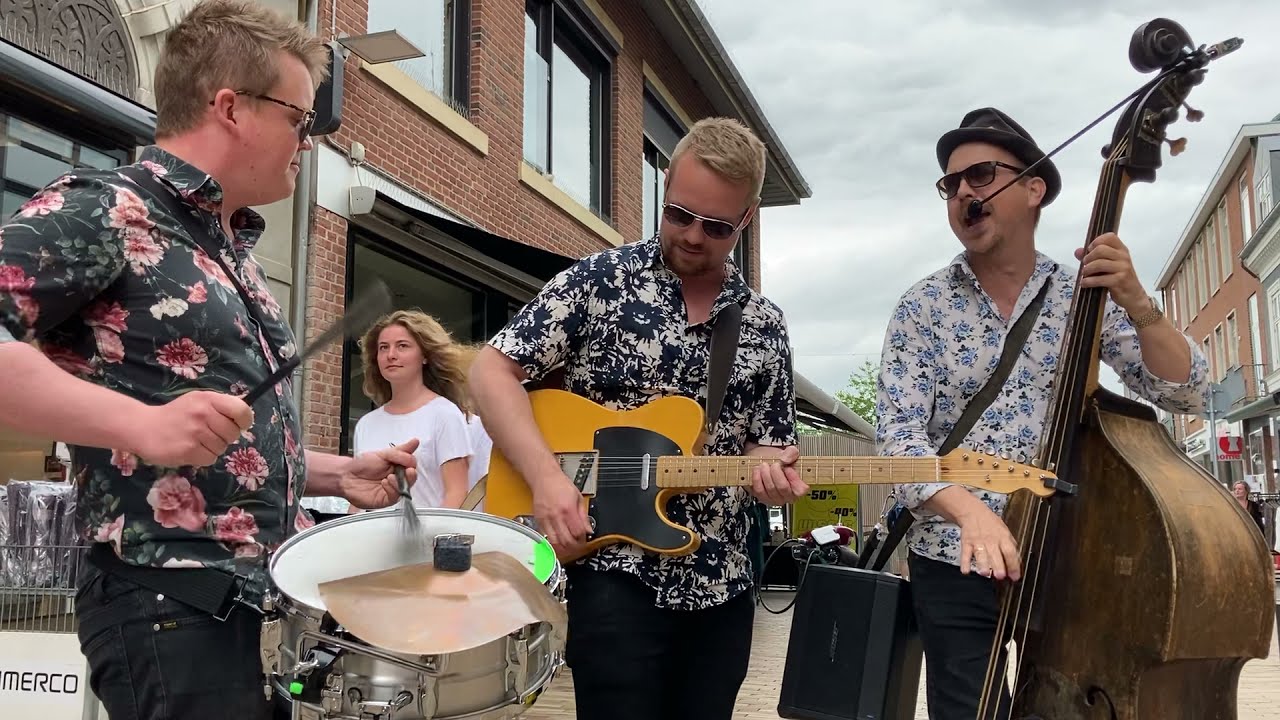 Jumpin' Jacks   Never Can Tell