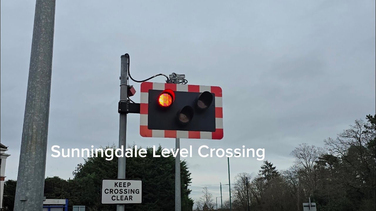 Sunningdale Level Crossing, Berkshire 