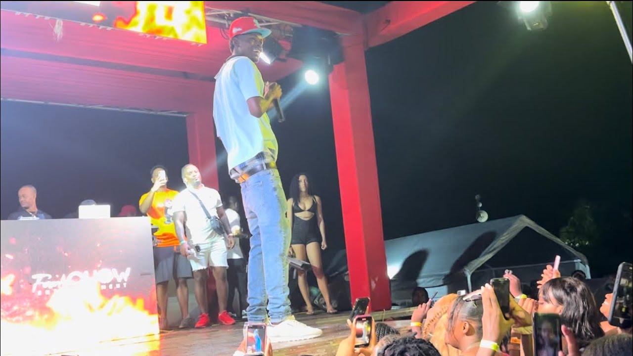 Najeeriii Bob Walk N Di Crowd gets Wild, Black River Loud one A E Time dem, Live Performance