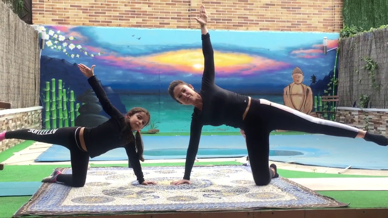 Yoga con niños en casa