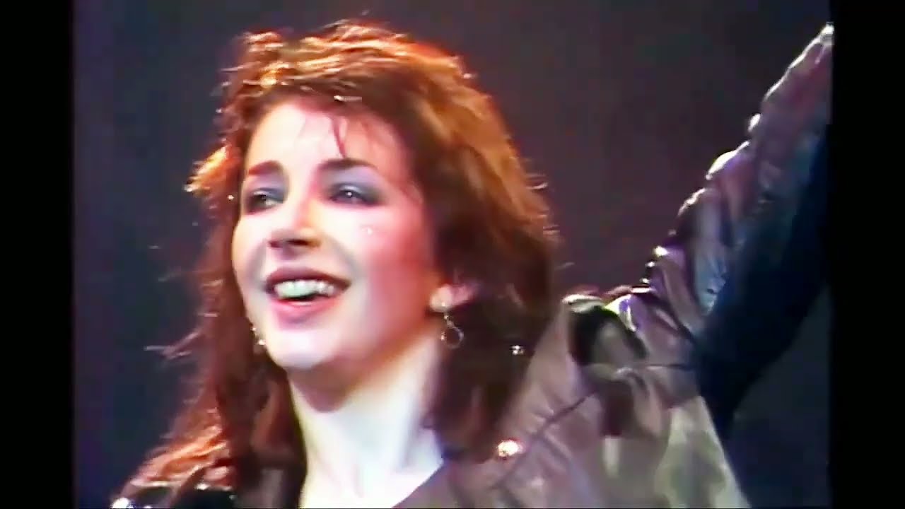 Kate Bush - Wuthering Heights - Live At Manchester Apollo 1979 (Stereo)