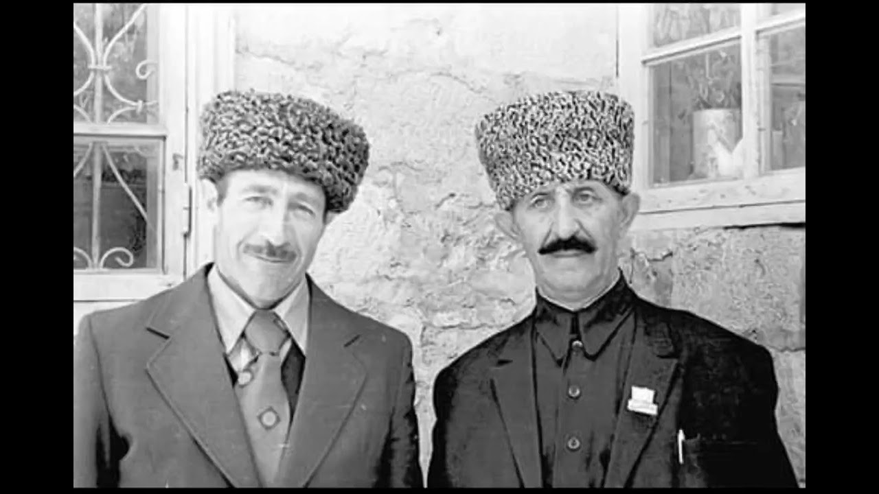 Dədə Hüseyn Saraçlı və şəyirdi Dəmirçi Abbasın deyişməsi.