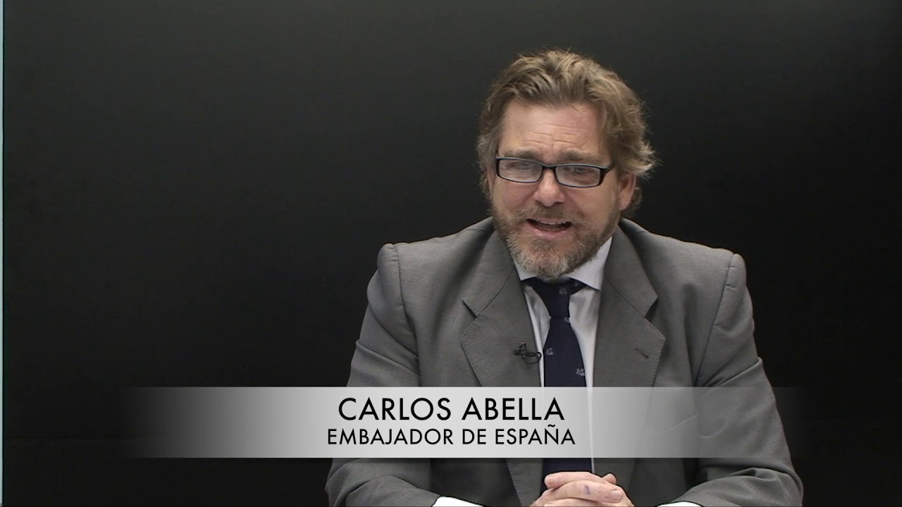 TIEMPOS Y MUNDOS - INVITADO CARLOS ABELLA  TEMA  CATALUÑA A UN AÑO