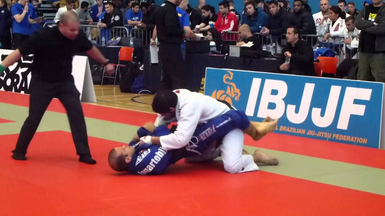 Lucio Rodrigues vs Karim Khalifa - IBJJF London Winter Open 2016 - Black Adult - Super-Heavy