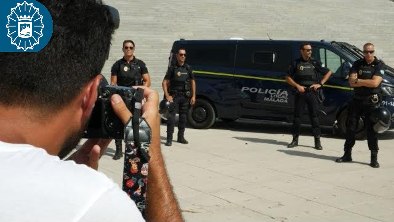 191112 - Policía Local Málaga - Calendario Solidario Ángeles Malagueños de la Noche 2020 PL Málaga