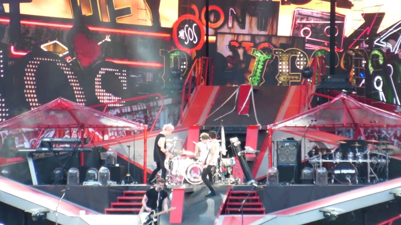 18- 5 Seconds of Summer (8-4-14)