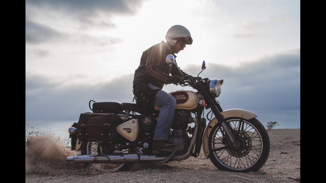 Mono 500 -  Motorcycle road trip in Ecuador on the legendary Royal Enfield Classic
