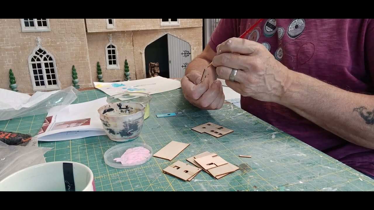 Miniature Art Deco Dollhouse build