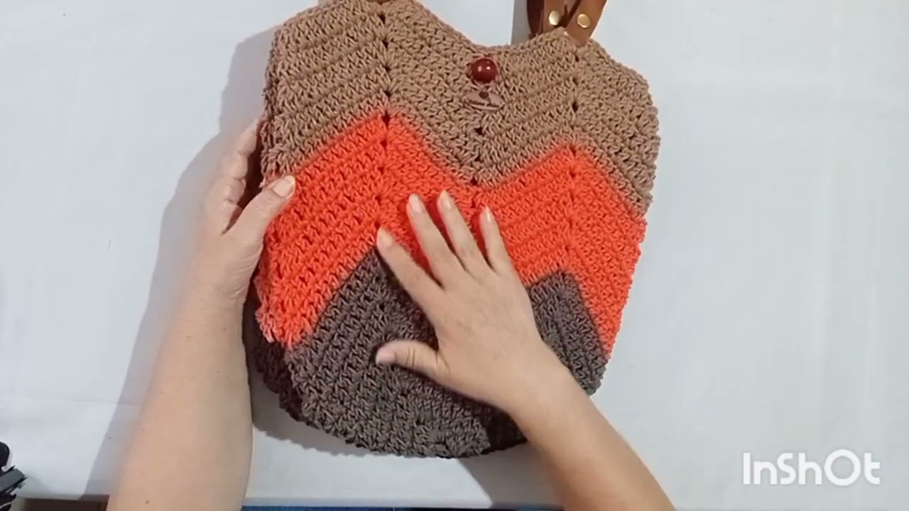 🧶 Bolsa de Crochê Chevron com Alça de Couro – Elegante e Feita à Mão 💕