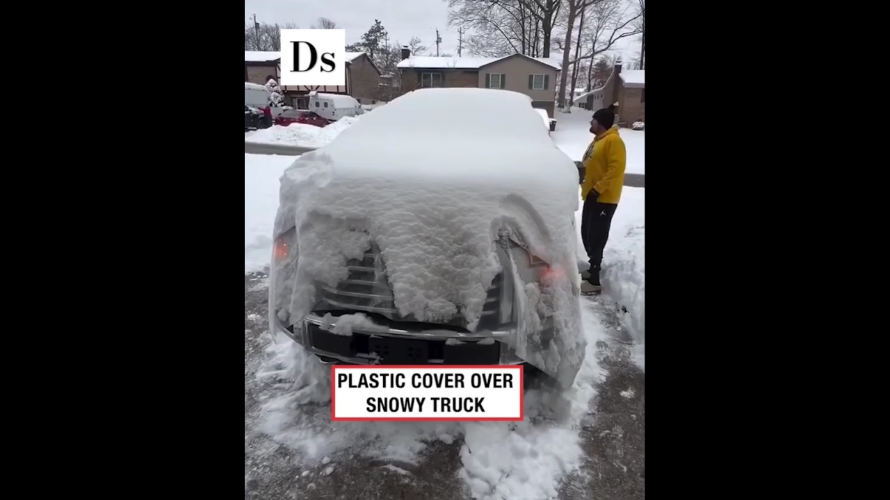 Plastic cover over snow 🚛 truck