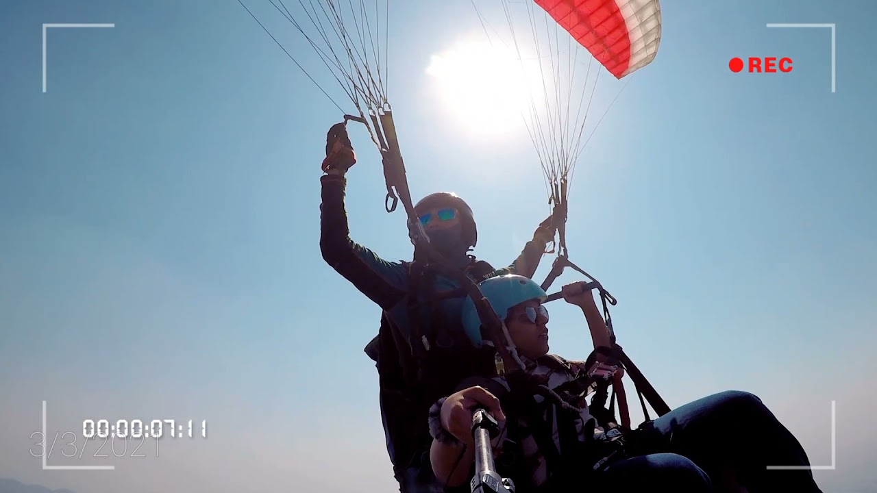 paragliding acrobatic