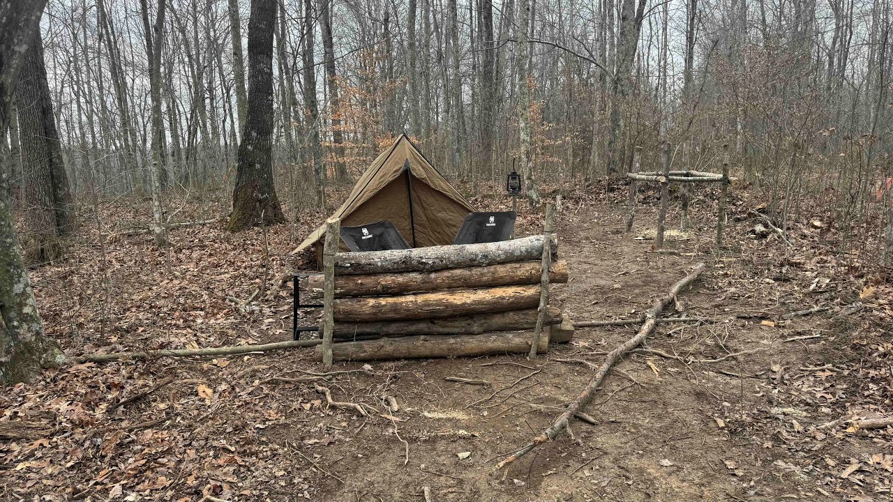Bushcraft camping, starting our bushcraft kitchen. 