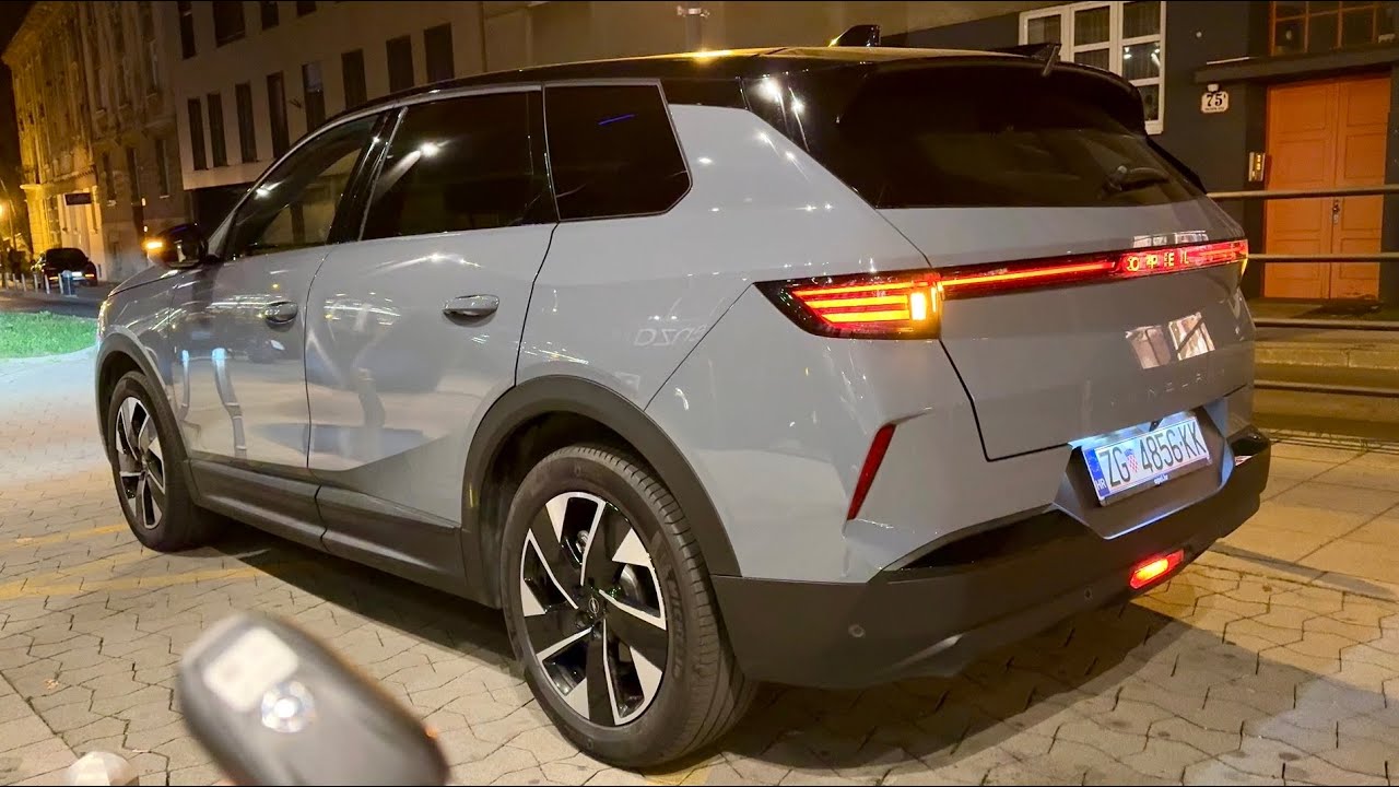 New OPEL GRANDLAND 2025 at night - IMPRESSIVE LED lights, AMBIENT LIGHT COLORS & ILLUMINATED LOGO