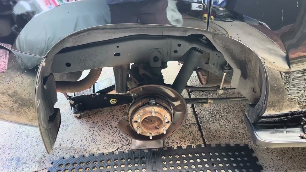 Toyota Landcruiser Prado 150 Hand brake shoes spring & clip install hack.