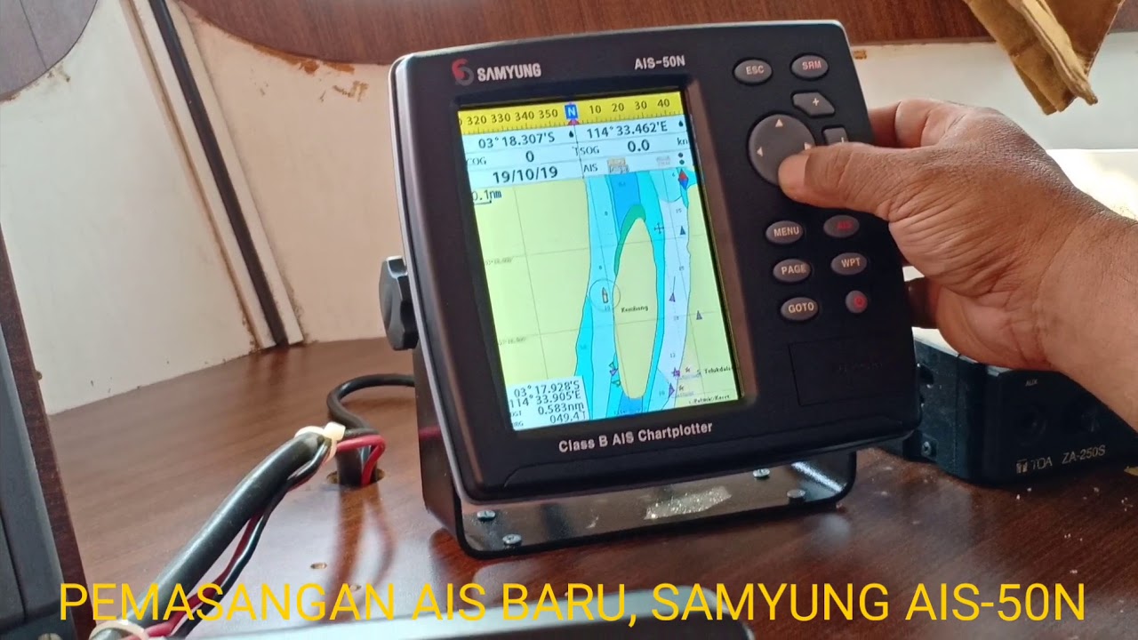 PEMASANGAN DAN CARA PENGOPERASIAN AIS MEREK SAMYUNG AIS-50N DI KAPAL TUG BOAT