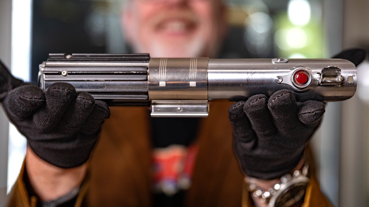 How Luke's Lightsaber Was Rebuilt for Star Wars: The Force Awakens