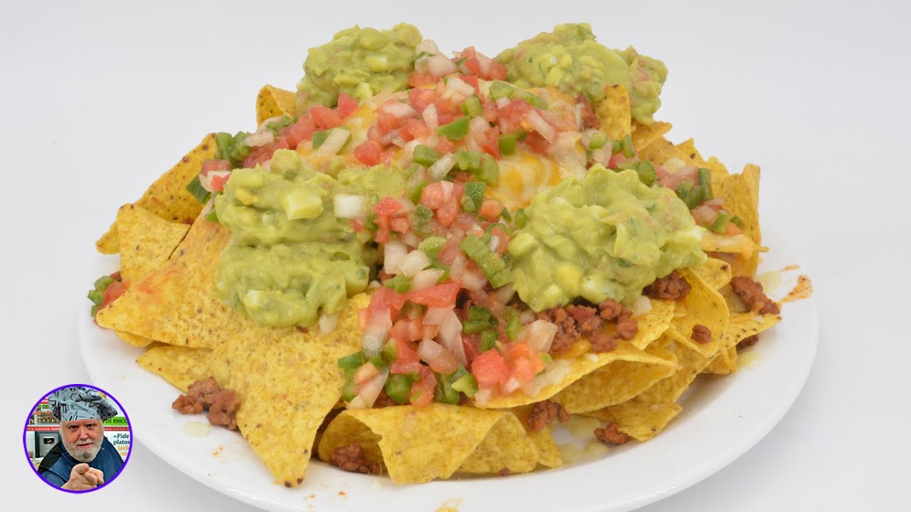 Cocina mexicana - Nachos con carne, guacamole y pico de gallo