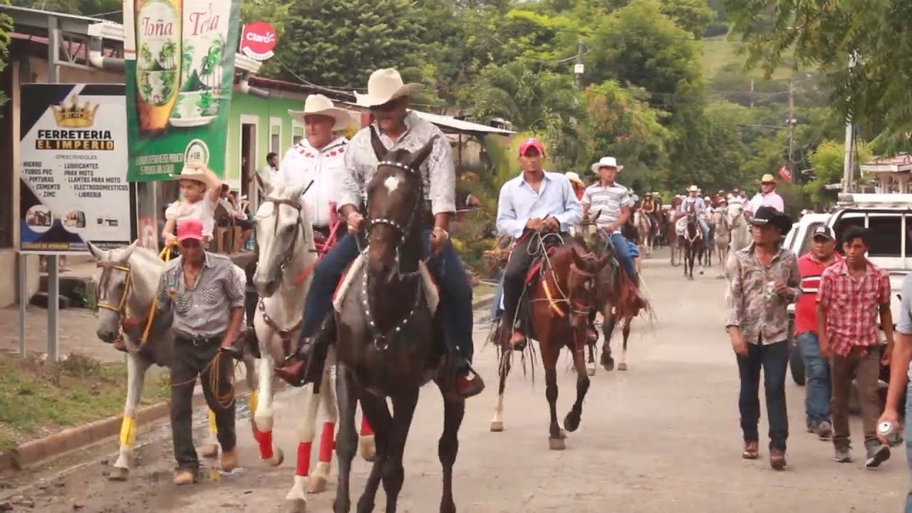 "Relinchando" desde el desfile hípico de San Dionisio, Matagalpa