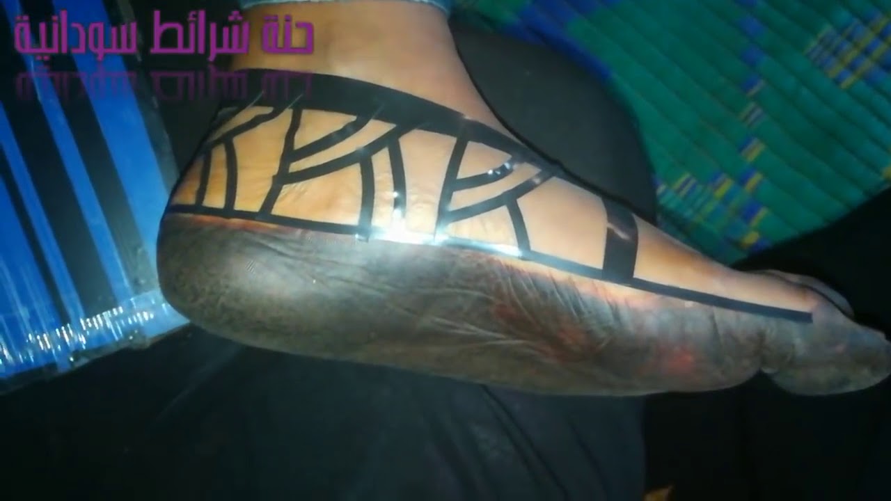 شكل بسيط من اشكال الشريط اللاصق👌 ينفع للعيد Sudanese henna