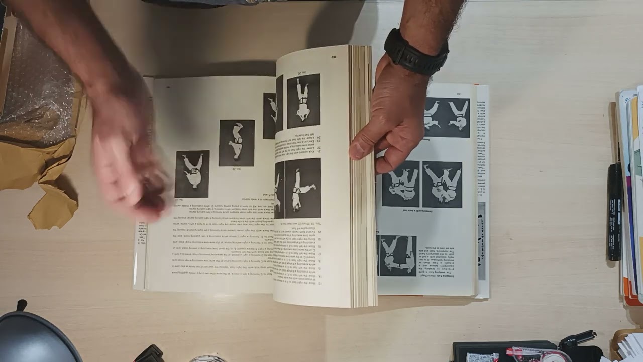 UNBOXING libro de 1972 del General Choi Hong Hi, 
