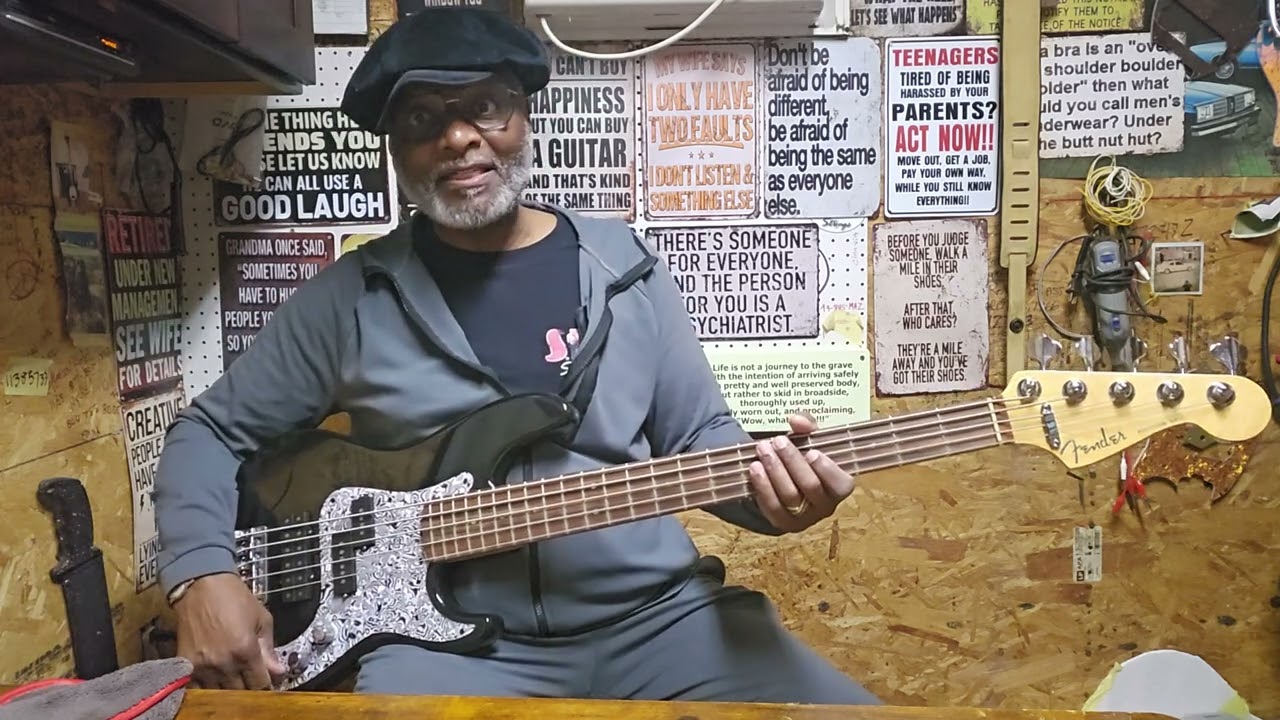 Im Fender monster Deluxe P5..
