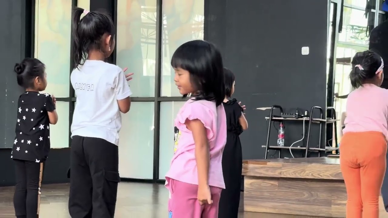 Ariana grande - Focus cover dance class kids