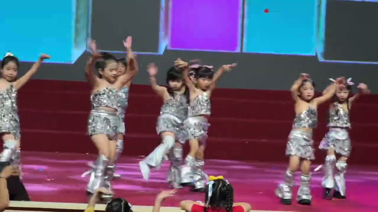 Múa bài i'm the best