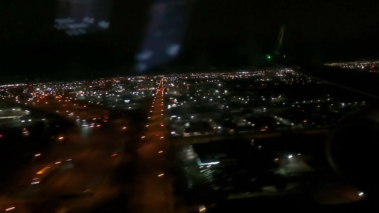 Westjet 737-800 landing at Toronto Pearson International Airport(YYZ)