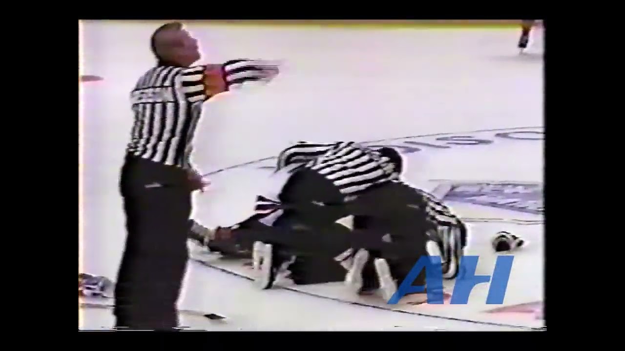 NHL Oct. 1, 1985 Barry Beck,NYR v Rich Sutter,PHI New York Rangers Philadelphia Flyers