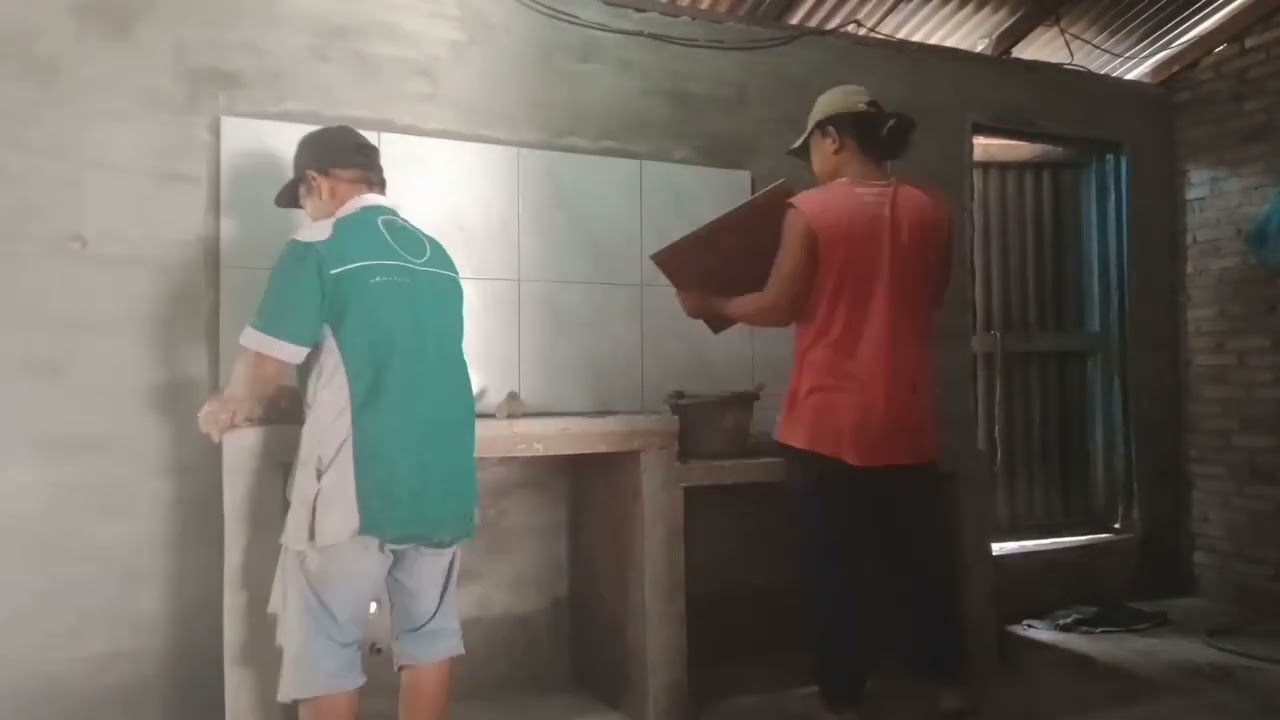 PASANG KERAMIK 40 cm x 40 cm UNTUK MEJA KOMPOR DAN CUCI PIRING