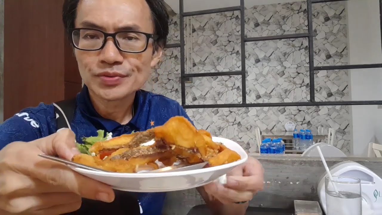 I ate at this Ubon Michelin Guide Restaurant  - Somtum Jinda