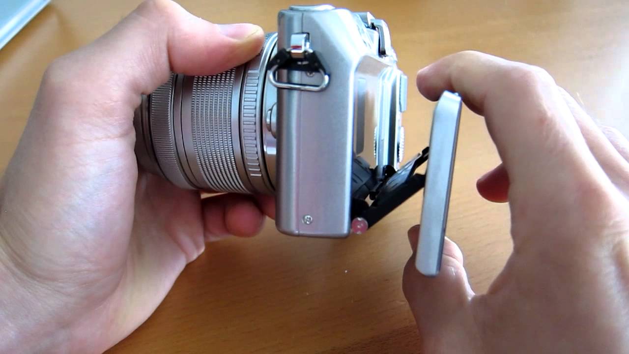 Olympus E-PL3 MFT camera hands-on