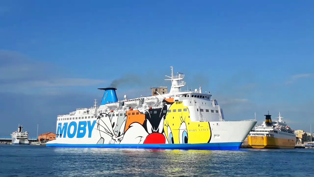 MOBY VINCENT in arrivo nel porto di Livorno