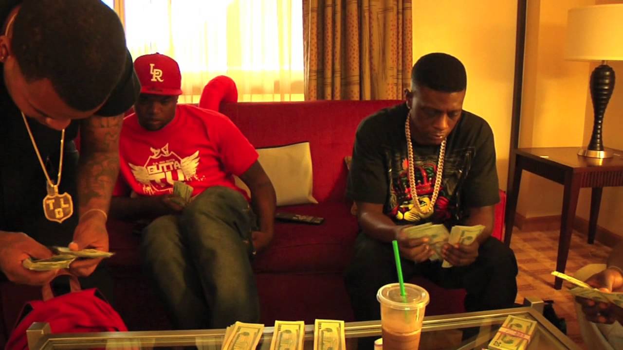 Lil Boosie BadAzz & Gutta Tv Count Out 30k Thousand Cash Money