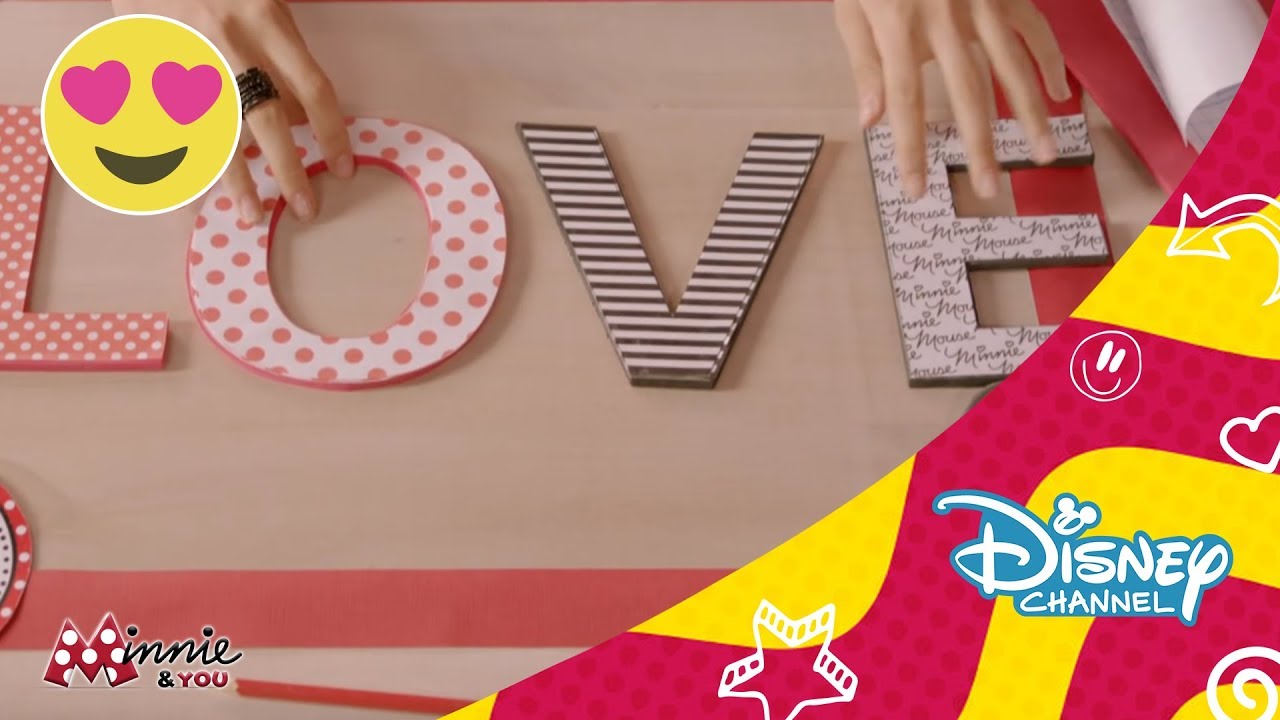 Minnie&You (T2) "Letras" | Disney Channel Oficial