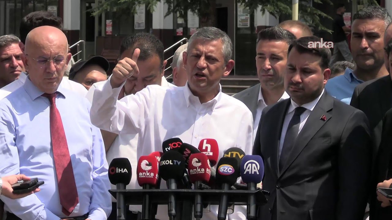 CHP Genel Başkanı Özgür Özel, Ankara Kahramankazan'da gazetecilerin sorularını yanıtladı