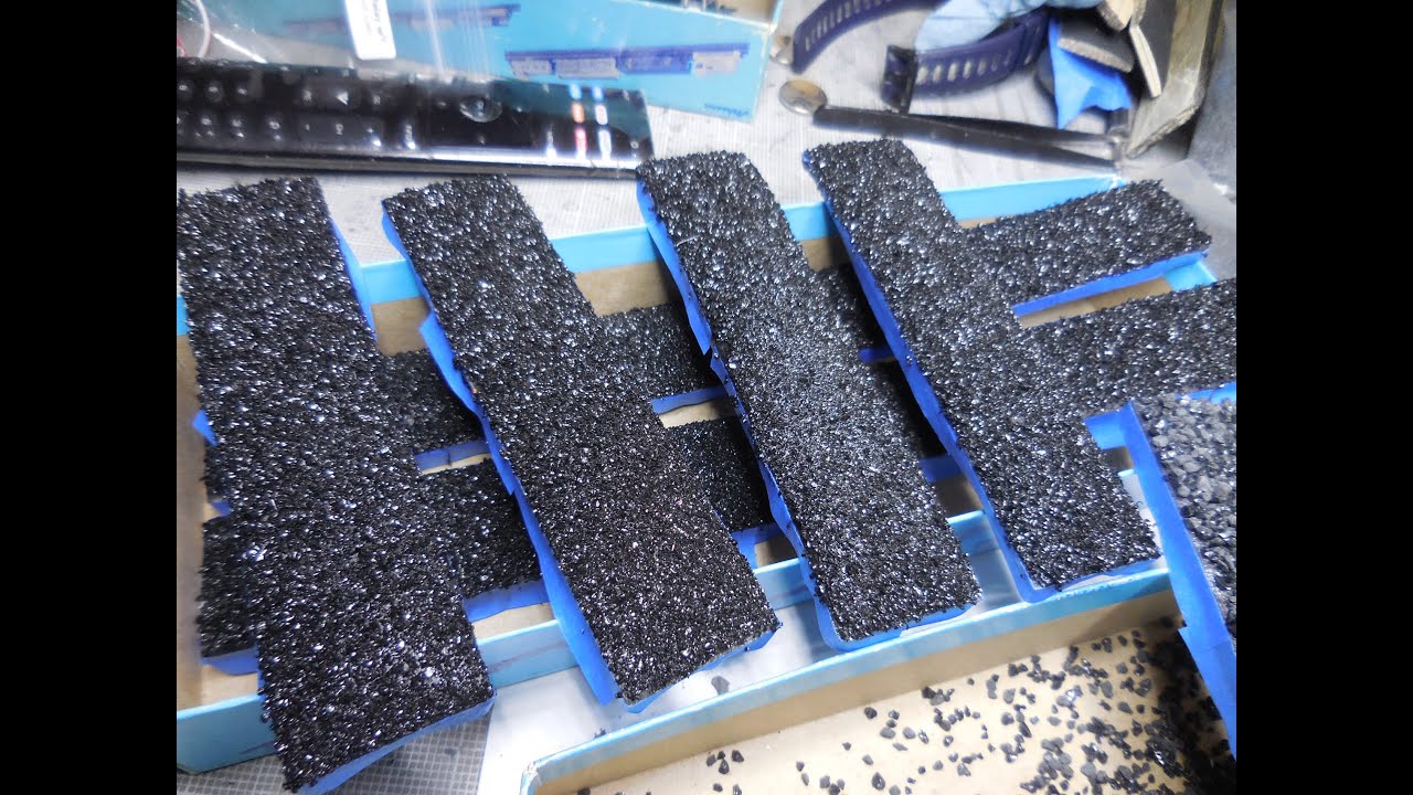 THIS IS HOW I MAKE  COAL LOADS FOR MY HO SCALE GONDOLAS