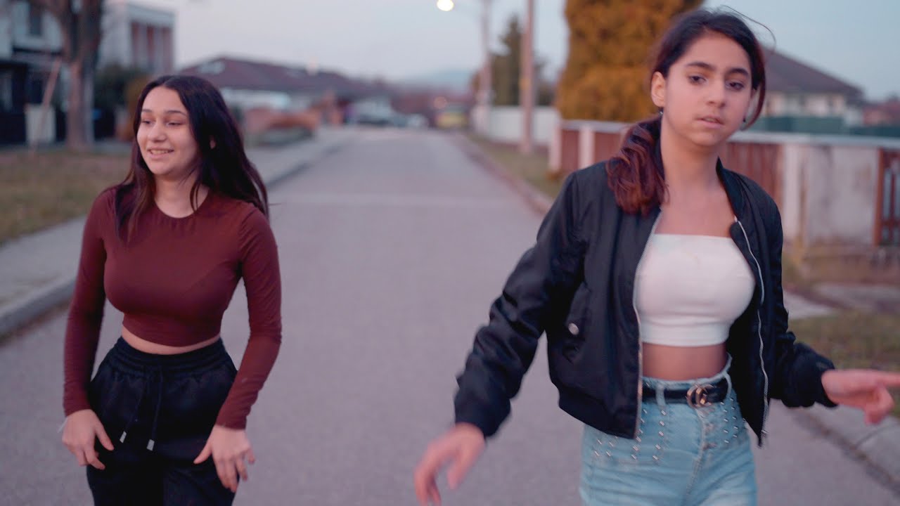 Castkovske cajenky - Tanecne cover video od GipsyStrba