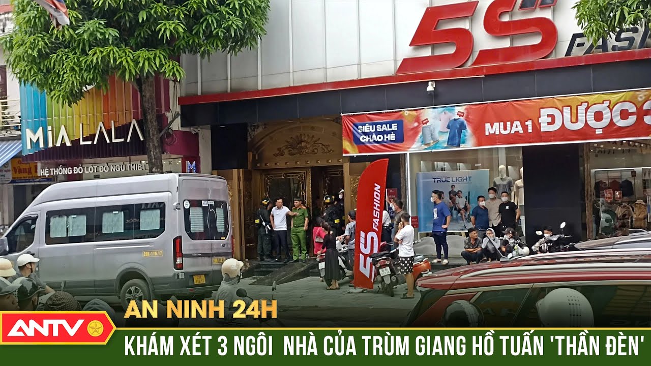 Công an khám xét nhà của trùm giang hồ 