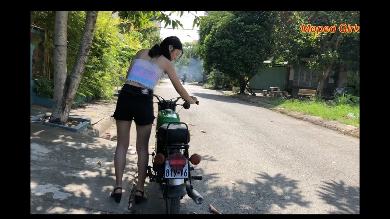 Girl Kickstart Bike Simson Revv | Part 1