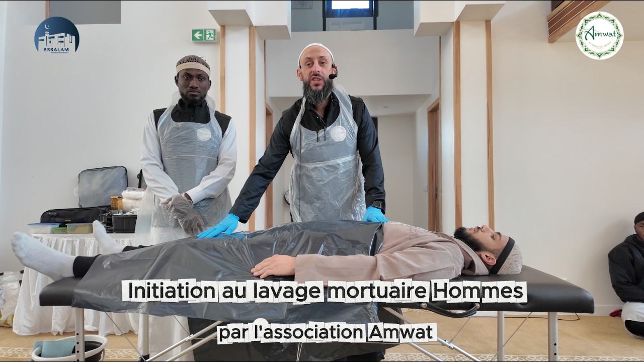 Initiation au lavage mortuaire par l'association Amwat