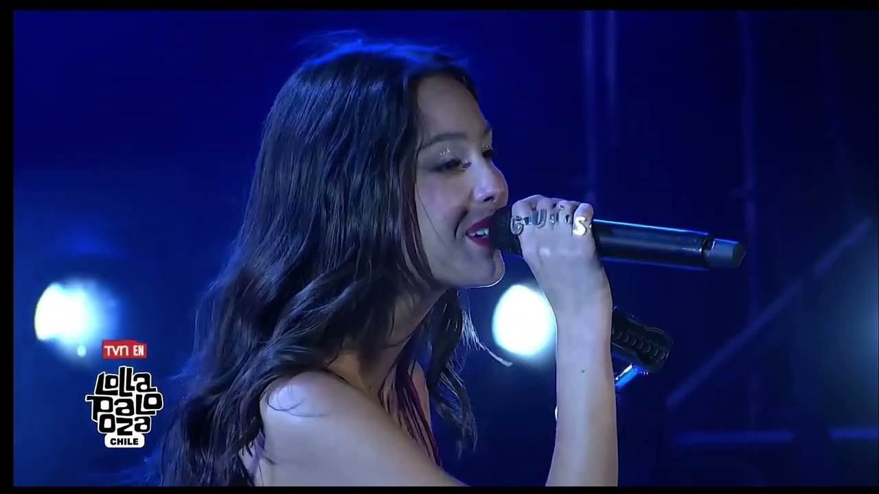 Olivia Rodrigo performing Drivers License, Traitor and Bad Idea, Right? Chile lollapalooza