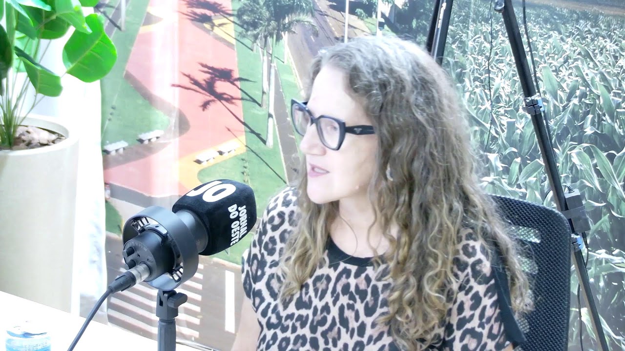 Janice Salvador, secretária de Educação é a entrevistada do programa Algo a Mais de hoje