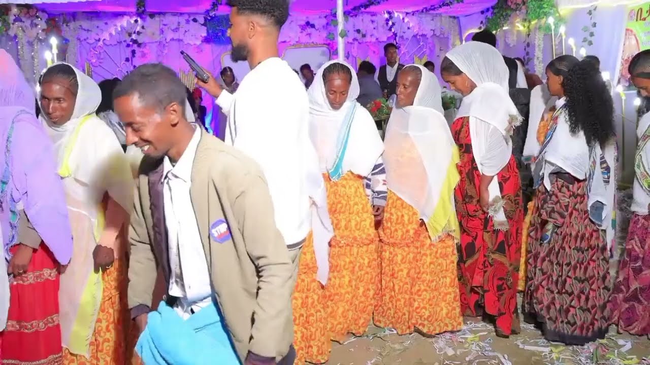 ይበል ዘብል መርዓ ኣብ ዕዳጋ ሓሙስ ማዓል ፍያት ብድምፃዊ ደስታኣለም መርዓ ብርሃነ ደስታ ምስ ሂዋን parti 4
