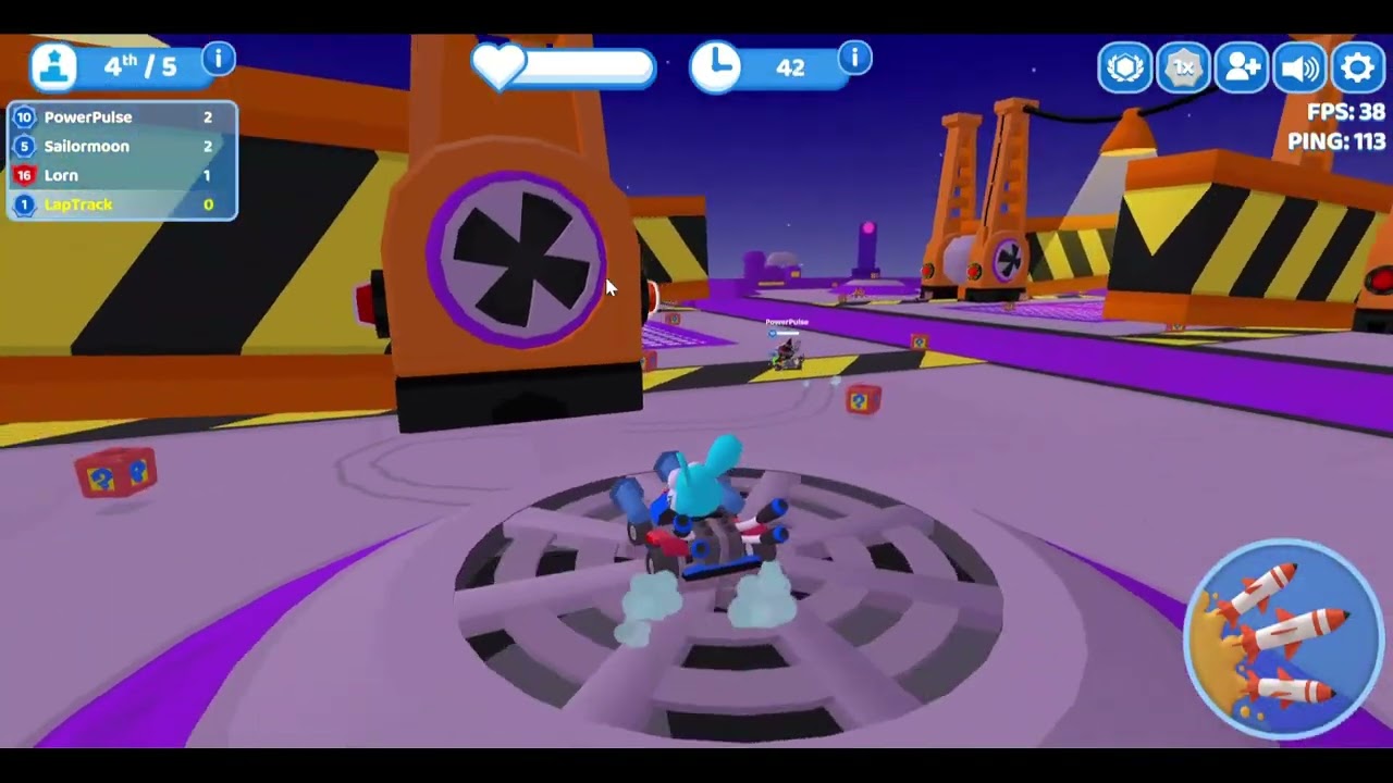 Twins Playing - SMASH KARTS