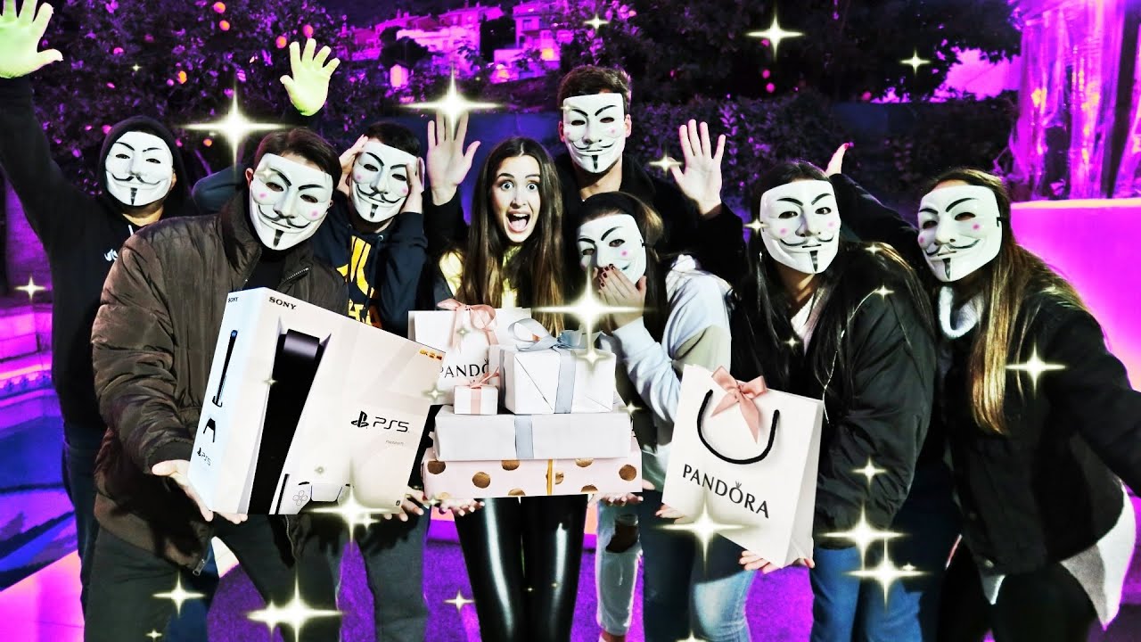 LOS CHICOS Y CHICAS HACKERS PREPARAN UNA FIESTA INOLVIDABLE*Lauritam no se lo esperaba*