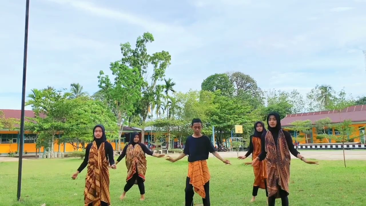 TUGAS SENI BUDAYA: TARI DAERAH SULAWESI BARAT