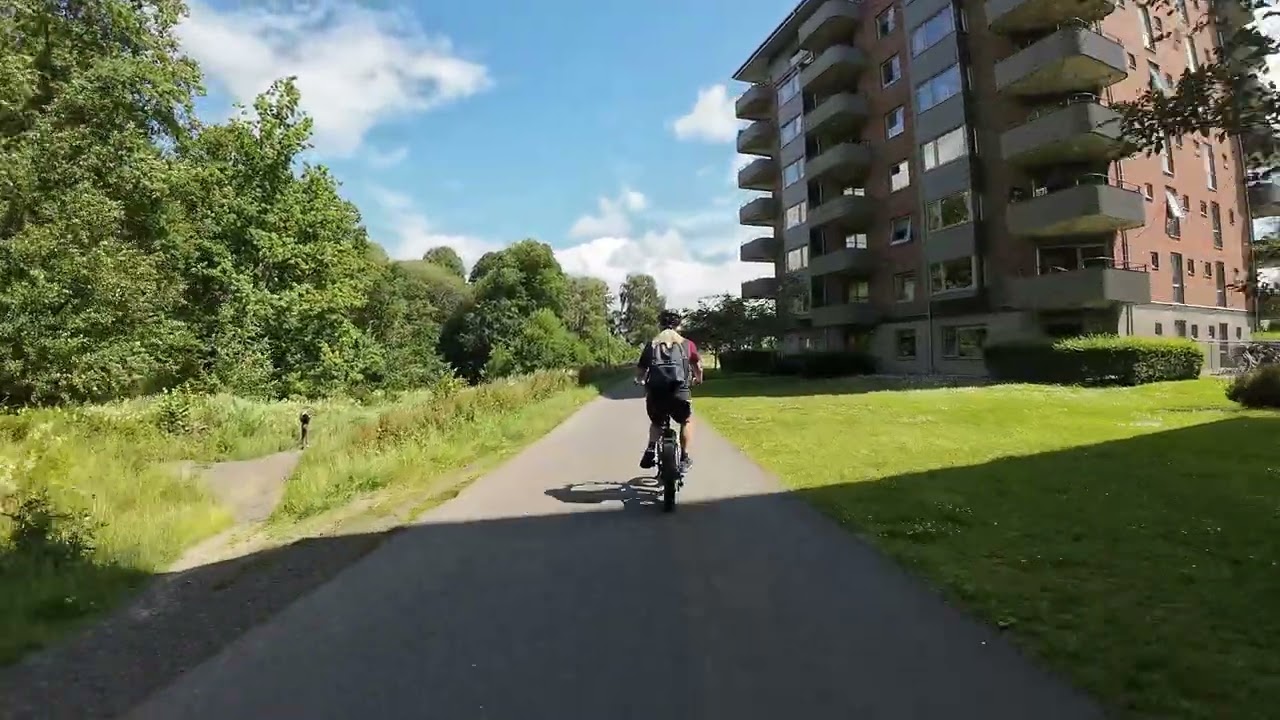 Ulricehamn - Jönköpings järnväg med cykel på banvallen - från riksväg 40 till Väster Brunn