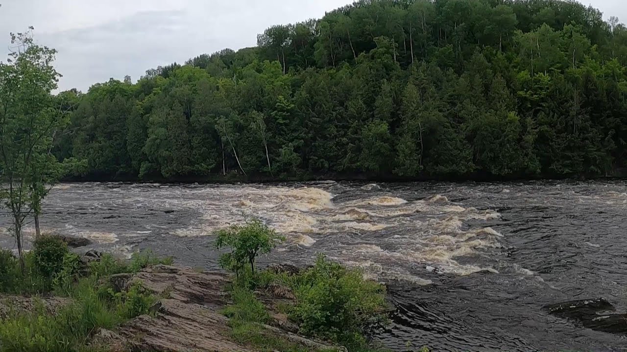 A Short Hike in Michigans Upper Peninsula (Piers Gorge)